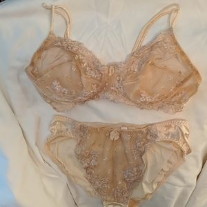 Bra and panty set
